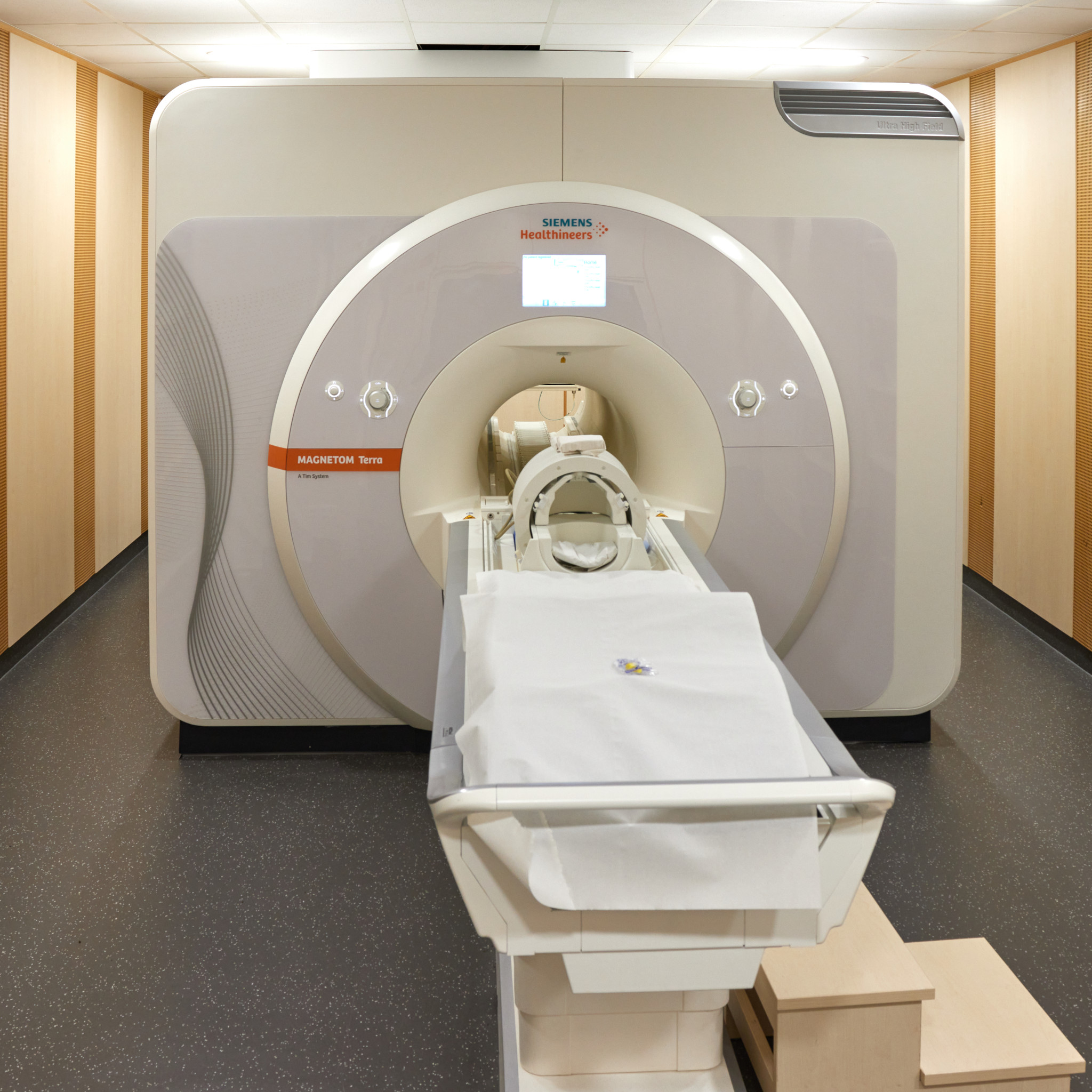 The 7T MRI scanner